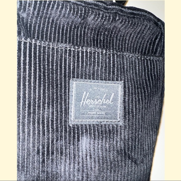 🍯 Herschel - Cruz Crossbody Bag w/ Zipper - Black Corduroy - Picture 6 of 7